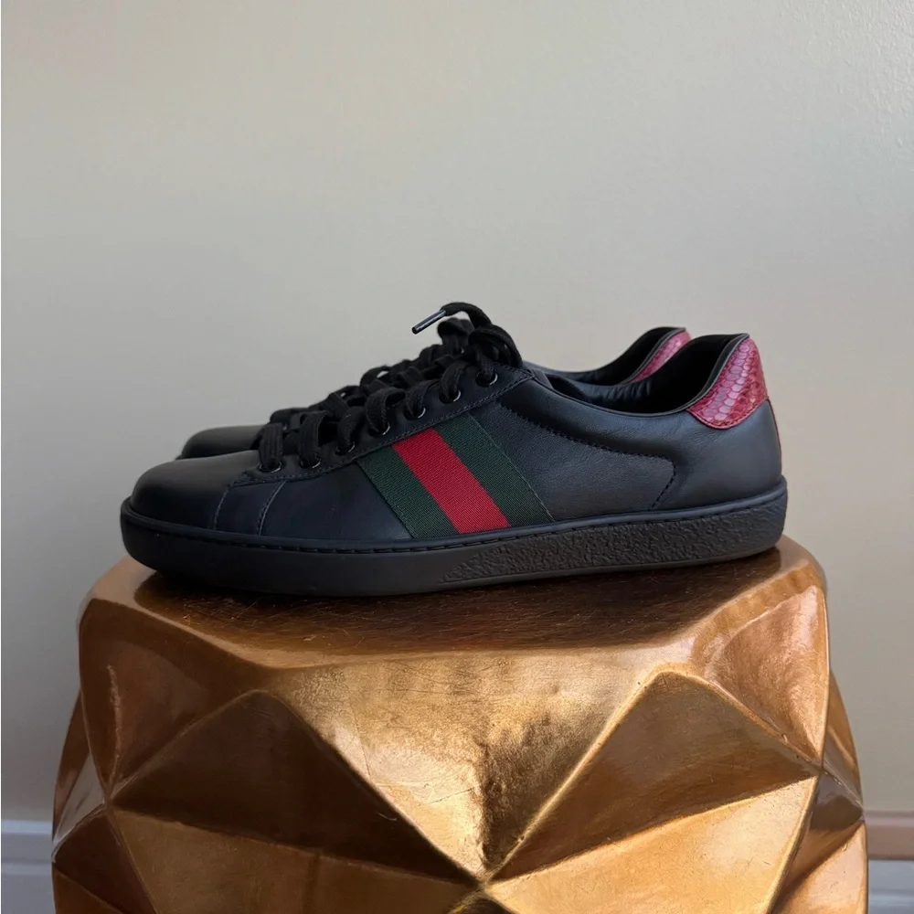 NWT Gucci Ace Black Leather Sneakers with Red and Green Stripe, Size Men’s 8.5-9 - Picture 3 of 14